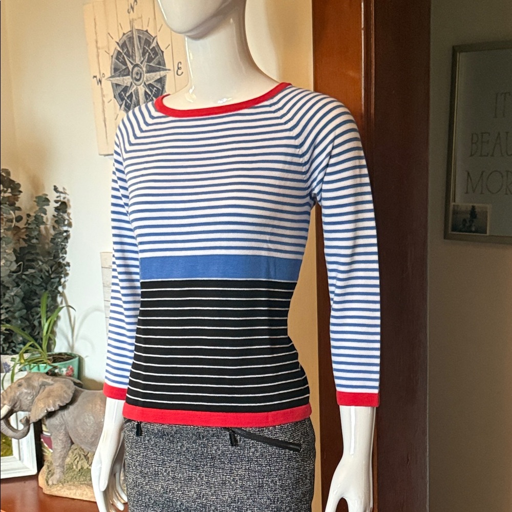 NWT northern reflections size small cotton Striped Blue and Black Women's Top